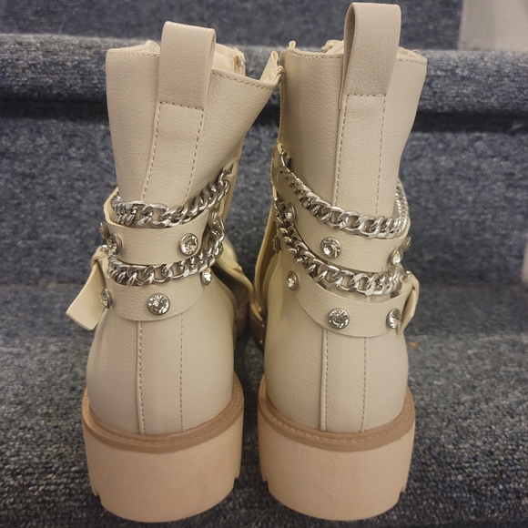 🍁🍂FALL MUST HAVE 🍂🍁Ivory Cream Bling Lug Sole Booties. Sz. 10M - Picture 5 of 10